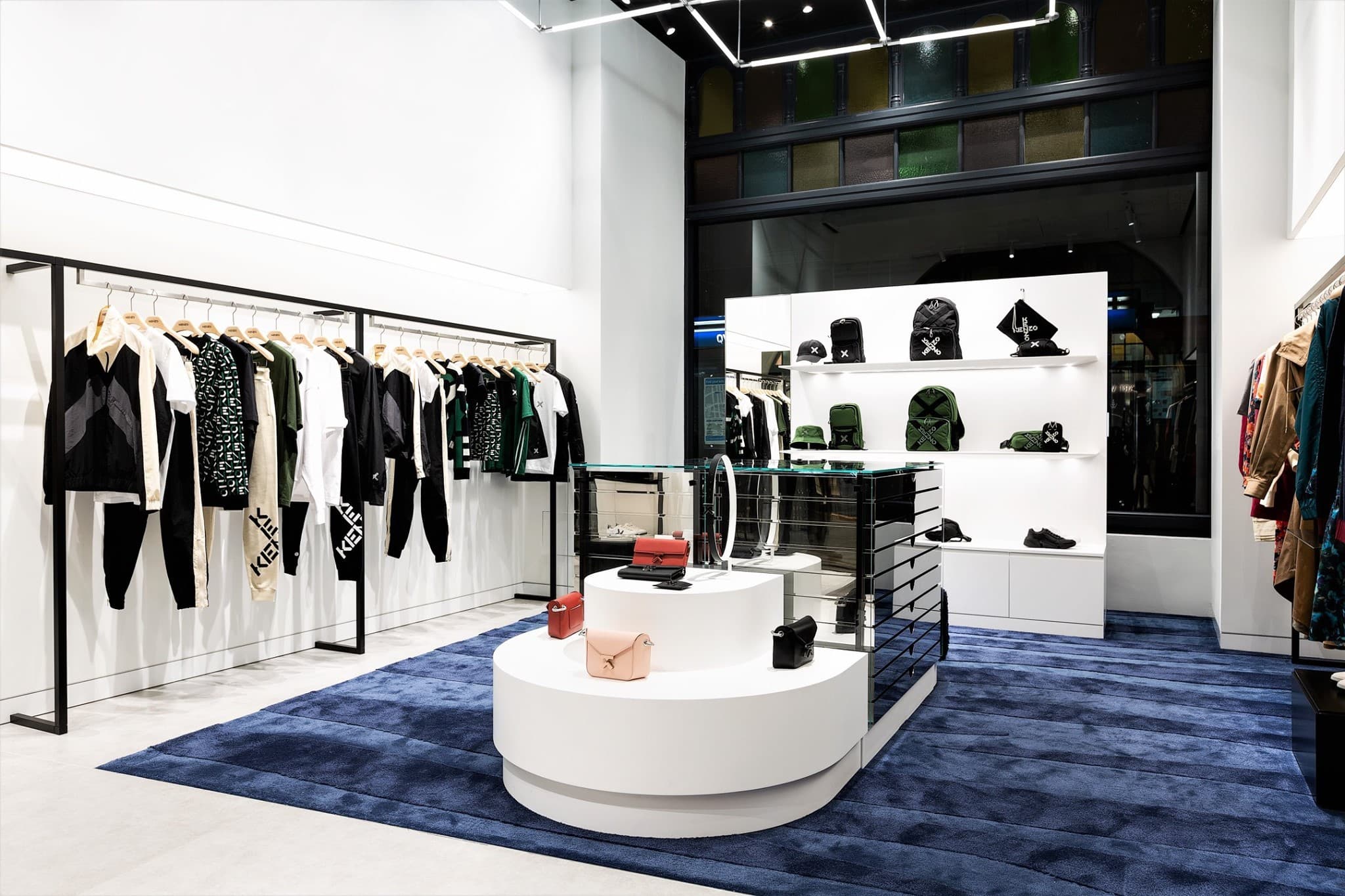 QVB_KENZO inside